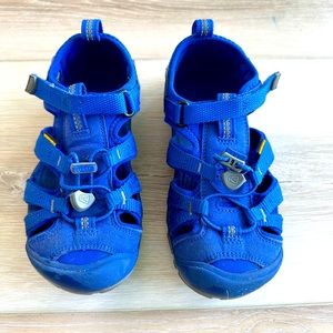 Keen unisex Seacamp sandals, kids size13, royal blue, excellent condition